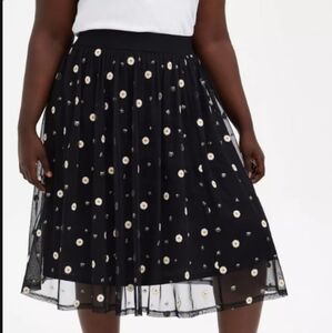 Torrid Black Daisy Embroidered Lace Midi Skirt Size 2 – Flowy Goth Cottagecore